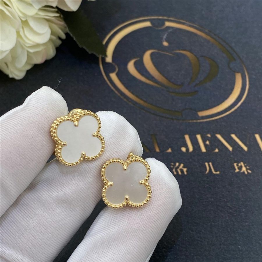 Van Cleef & Arpels Vintage Alhambra Earrings Yellow gold, Mother-of-pearl VCARA44100