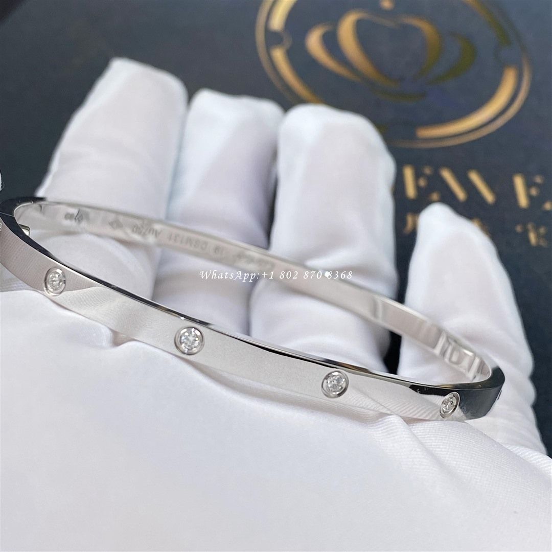 Cartier Love Bracelet, Small Model, 10 Diamonds B6048017