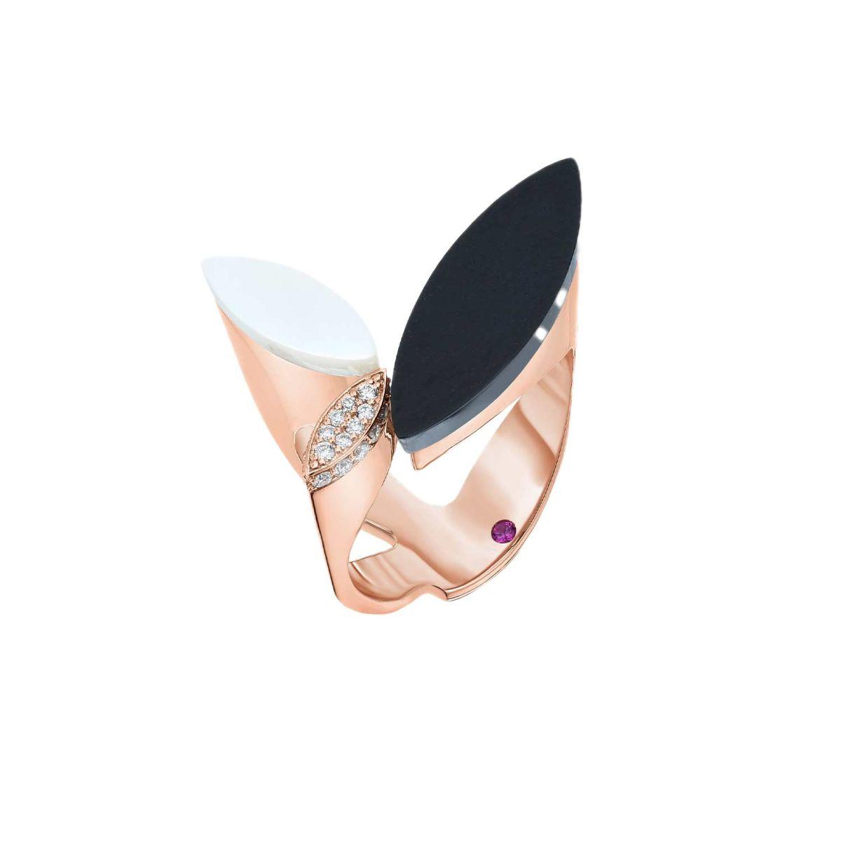 roberto-coin-rose-gold-ring-with-mother-of-pearl-onyx-and-diamonds-petals