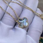 Van Cleef & Arpels Vintage Alhambra pendant Yellow gold, Mother-of-pearl VCARP4KK00