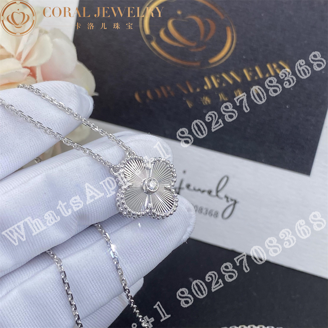 Van Cleef & Arpels Vintage Alhambra 2020 Holiday Necklace VCARP6L800 - Image 4