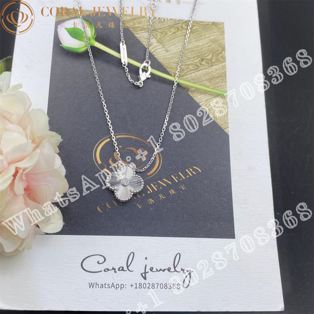 Van Cleef & Arpels Vintage Alhambra 2020 Holiday Necklace VCARP6L800 - Image 6