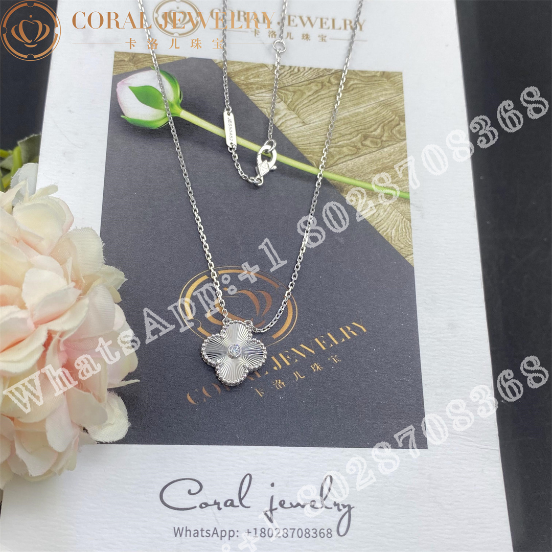 Van Cleef & Arpels Vintage Alhambra 2020 Holiday Necklace VCARP6L800 - Image 7