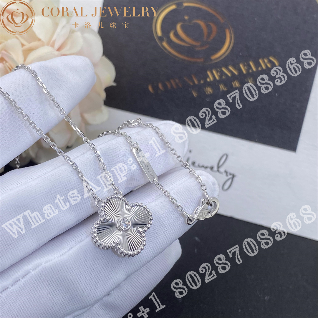 Van Cleef & Arpels Vintage Alhambra 2020 Holiday Necklace VCARP6L800 - Image 3