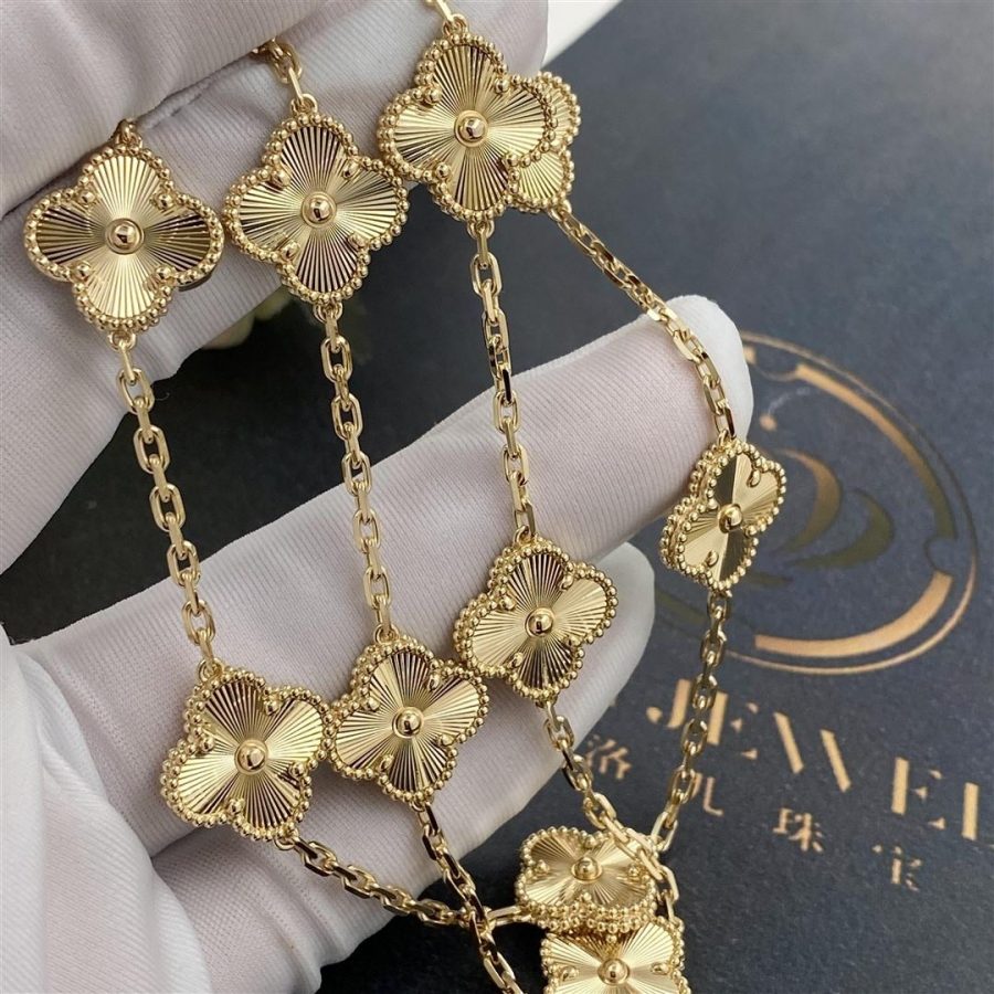 Van Cleef & Arpels Vintage Alhambra Necklace, 10 Motifs Yellow Gold VCARP3JJ00