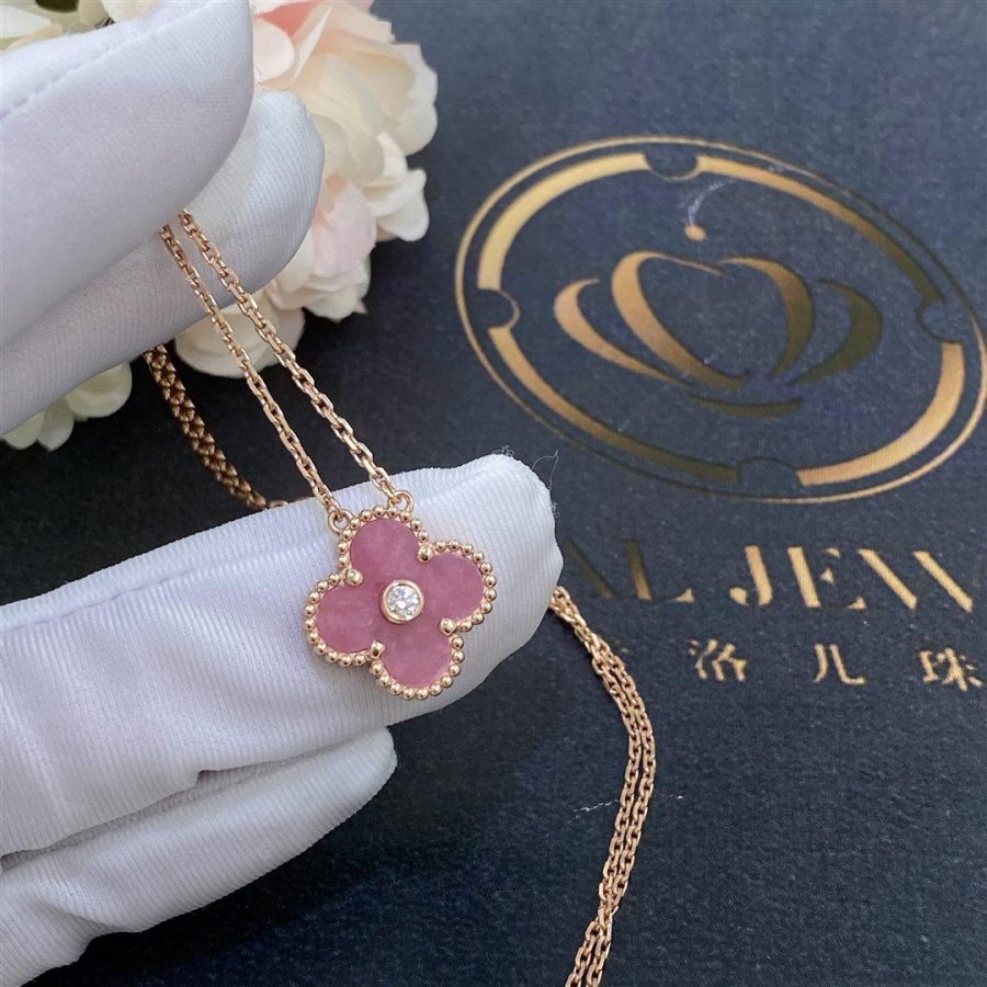 Van Cleef & Arpels Vintage Alhambra pendant Rose gold, Diamond, Rhodonite VCARP7TD00