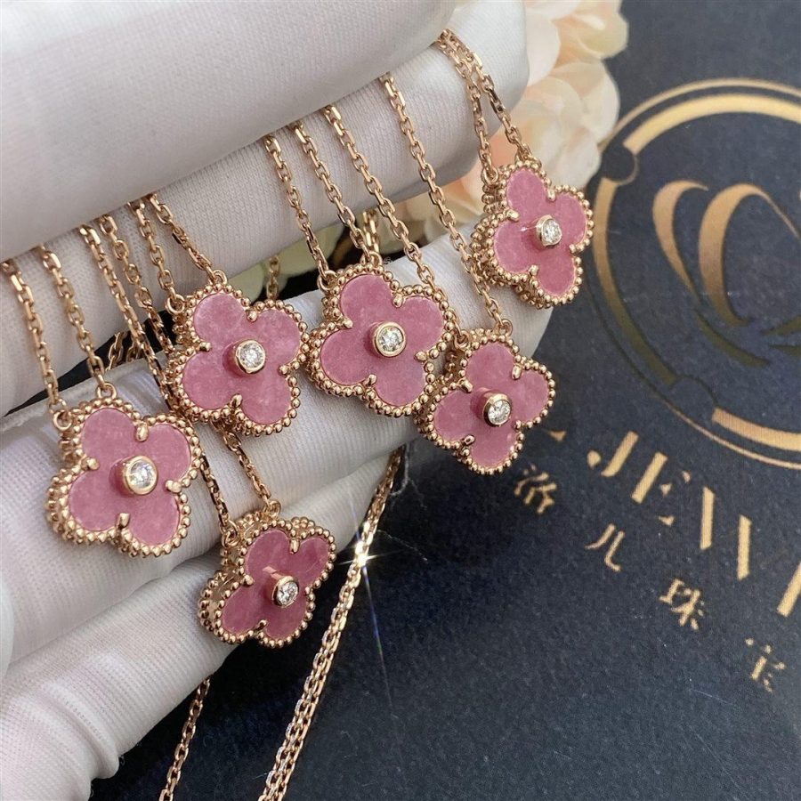 Van Cleef & Arpels Vintage Alhambra pendant Rose gold, Diamond, Rhodonite VCARP7TD00