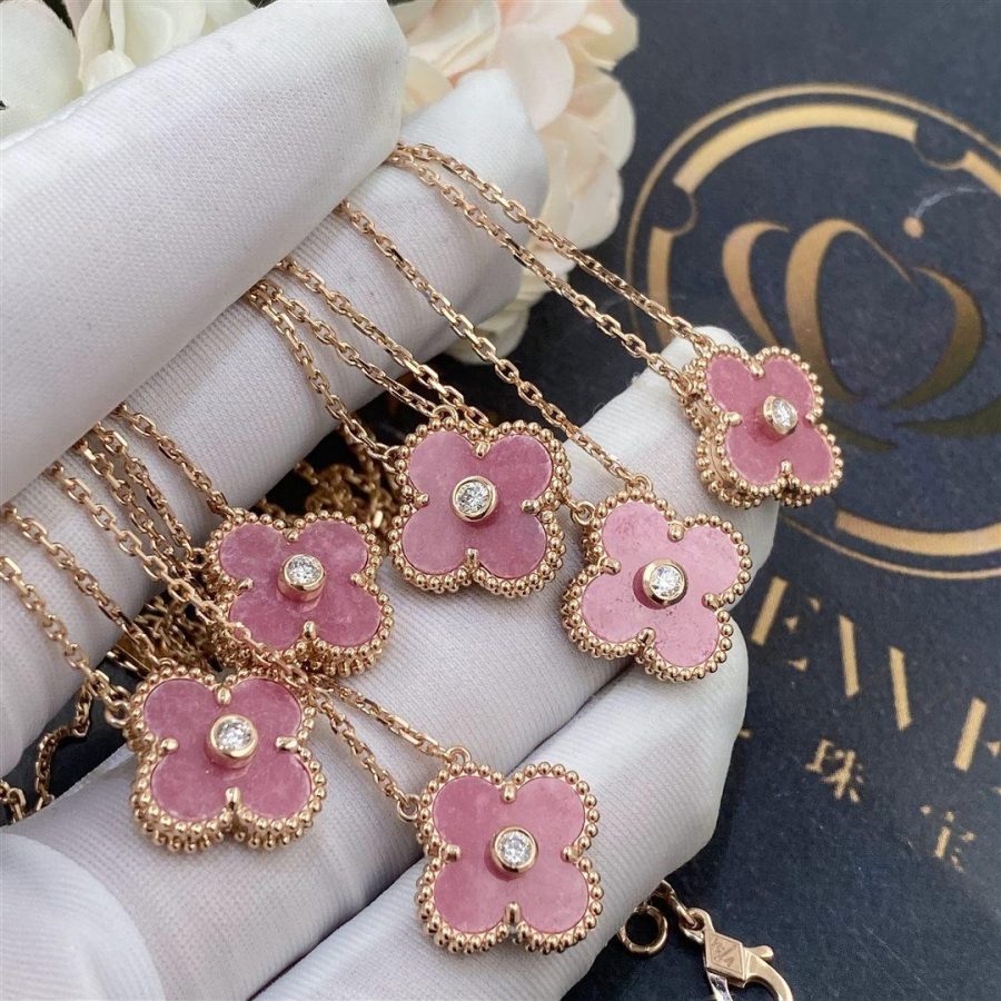 Van Cleef & Arpels Vintage Alhambra pendant Rose gold, Diamond, Rhodonite VCARP7TD00