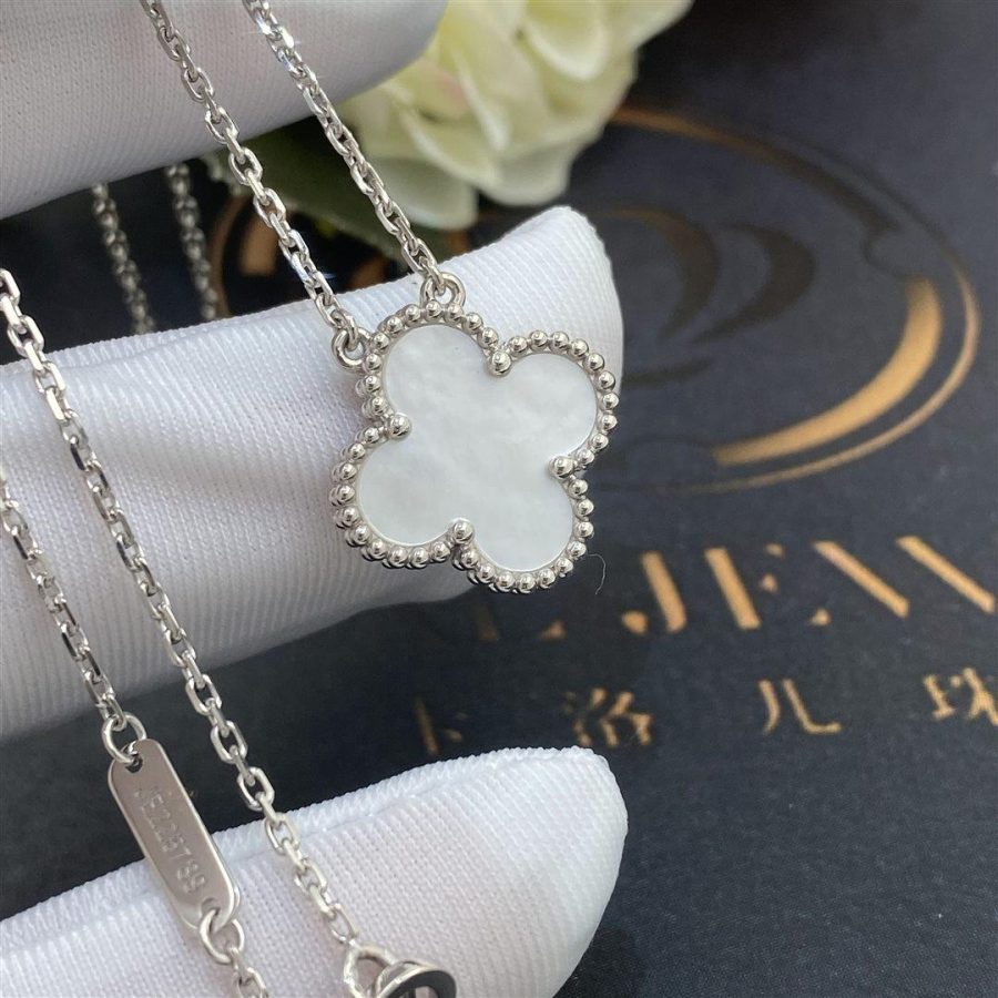 Van Cleef & Arpels Vintage Alhambra pendant White gold, Mother-of-pearl VCARF48700