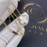 Van Cleef & Arpels Vintage Alhambra pendant Yellow gold, Mother-of-pearl VCARP4KK00