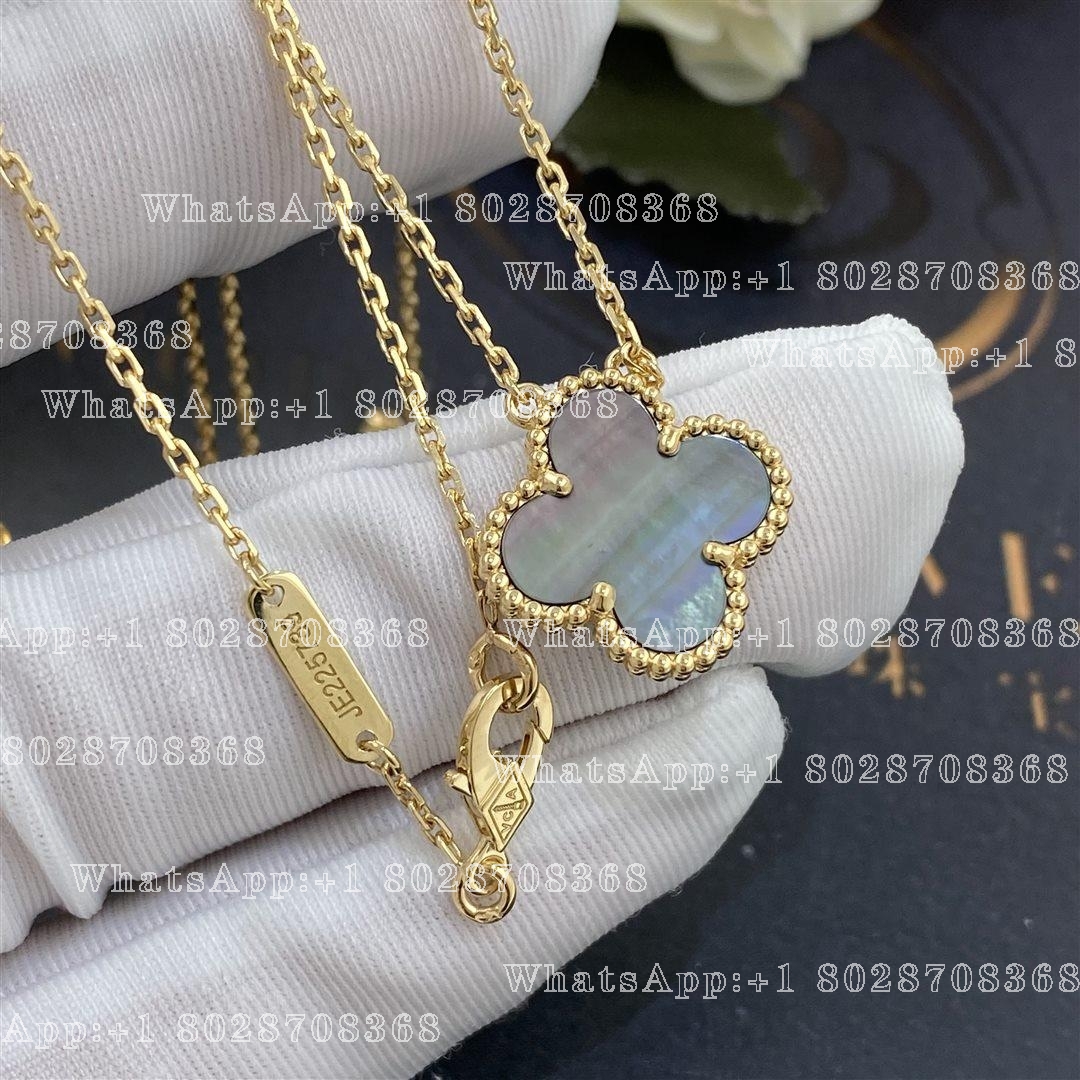 Van Cleef & Arpels Vintage Alhambra pendant Yellow gold, Mother-of-pearl VCARP4KK00