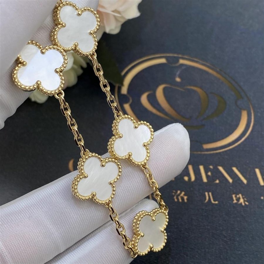 Van Cleef & Arpels Vintage Alhambra bracelet, 5 motifs Yellow gold, Mother-of-pearl VCARA41800