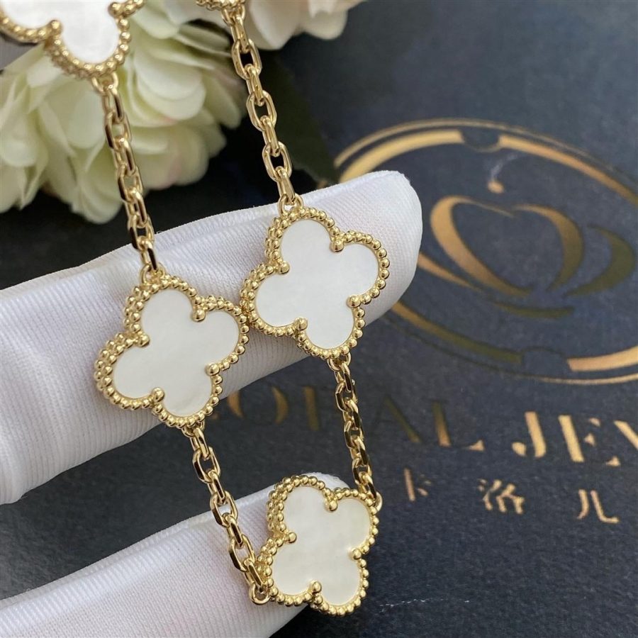 Van Cleef & Arpels Vintage Alhambra bracelet, 5 motifs Yellow gold, Mother-of-pearl VCARA41800