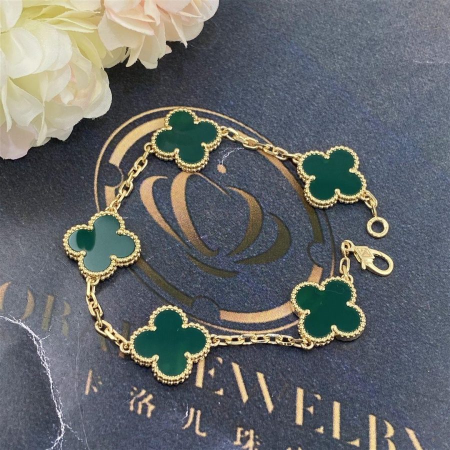 Van Cleef & Arpels Vintage Alhambra Chalcedony Yellow Gold Bracelet