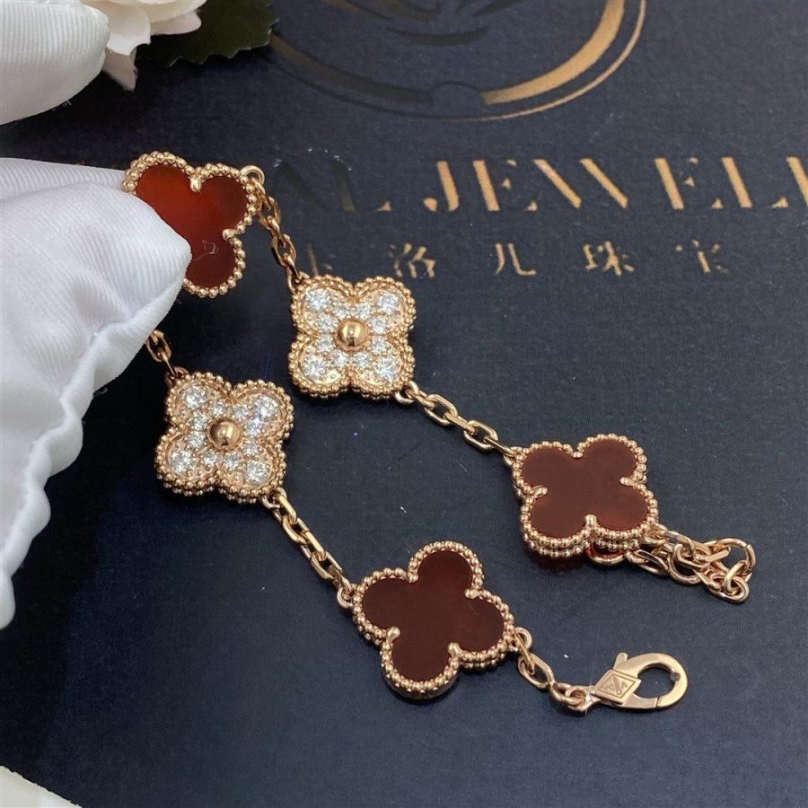 Van Cleef & Arpels Vintage Alhambra Limited Edition Diamond Carnelian Gold Bracelet