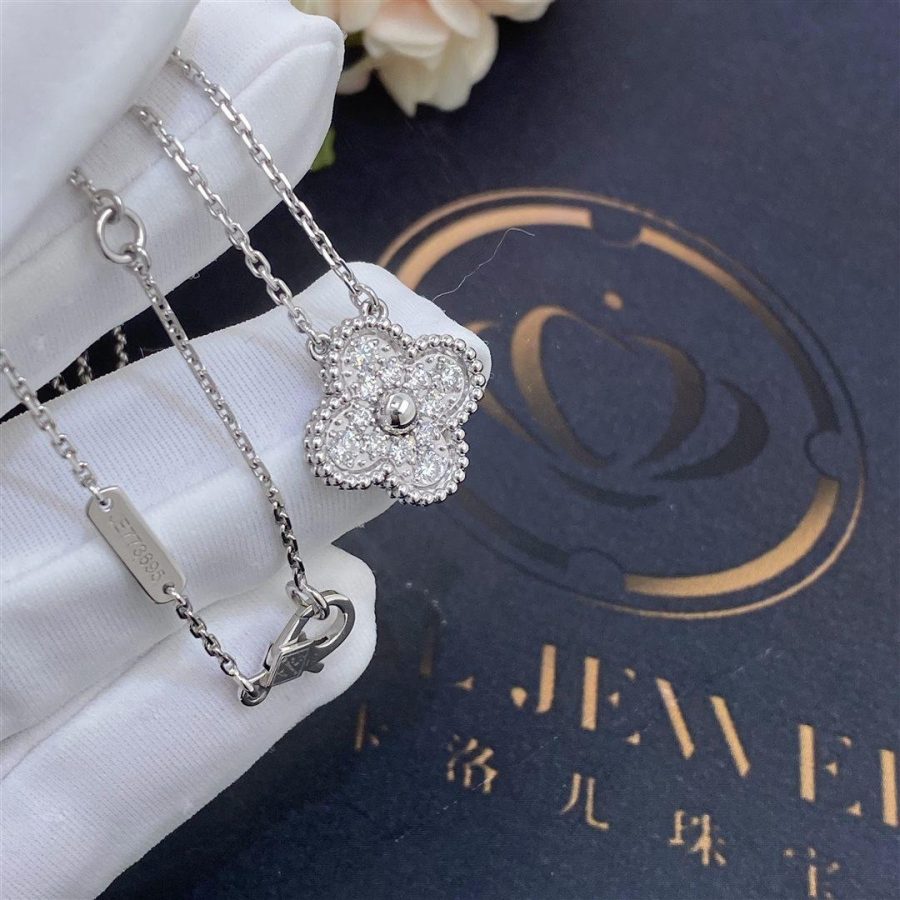 Van Cleef & Arpels Vintage Alhambra pendant White gold, Diamond VCARA46100