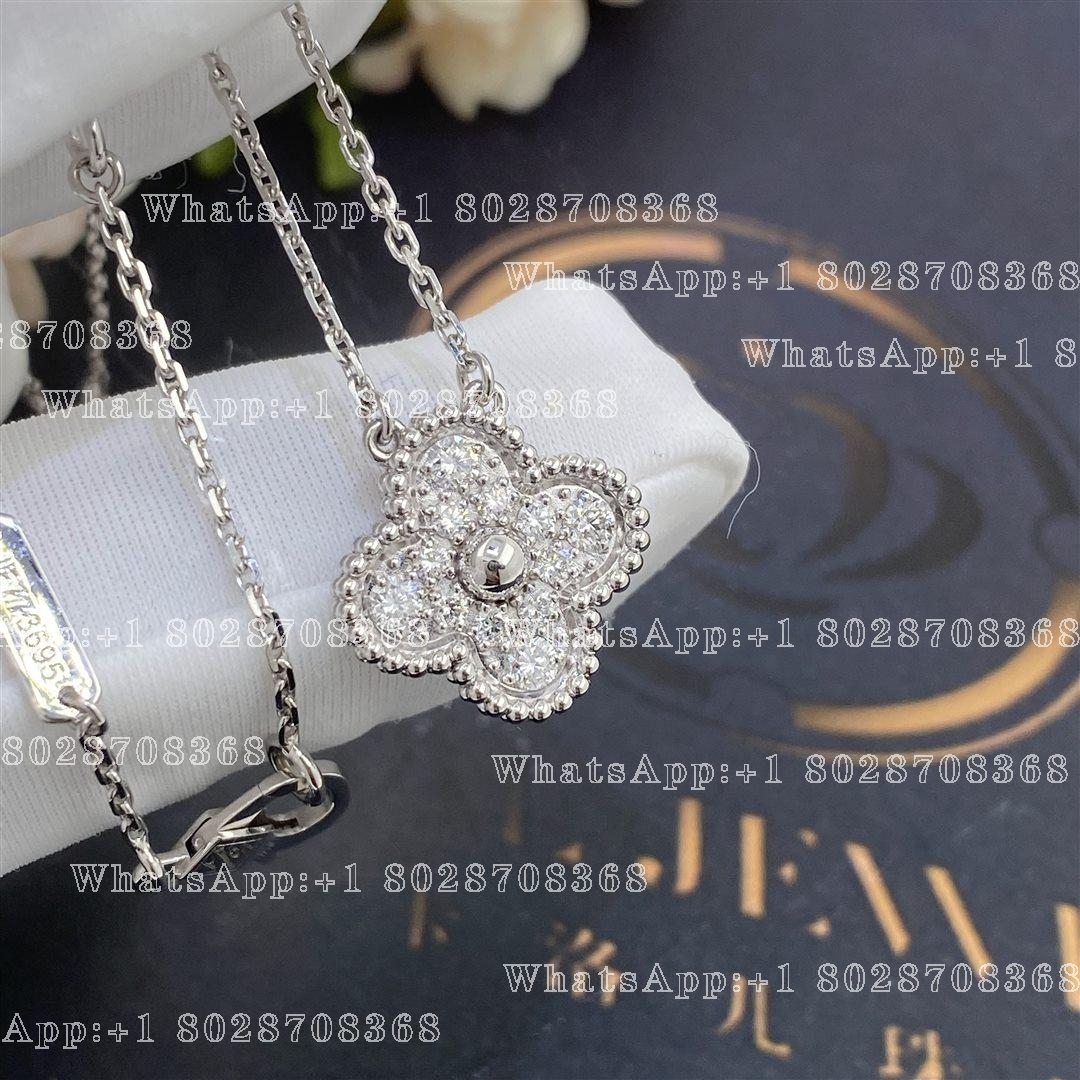 Van Cleef & Arpels Vintage Alhambra pendant White gold, Diamond VCARA46100