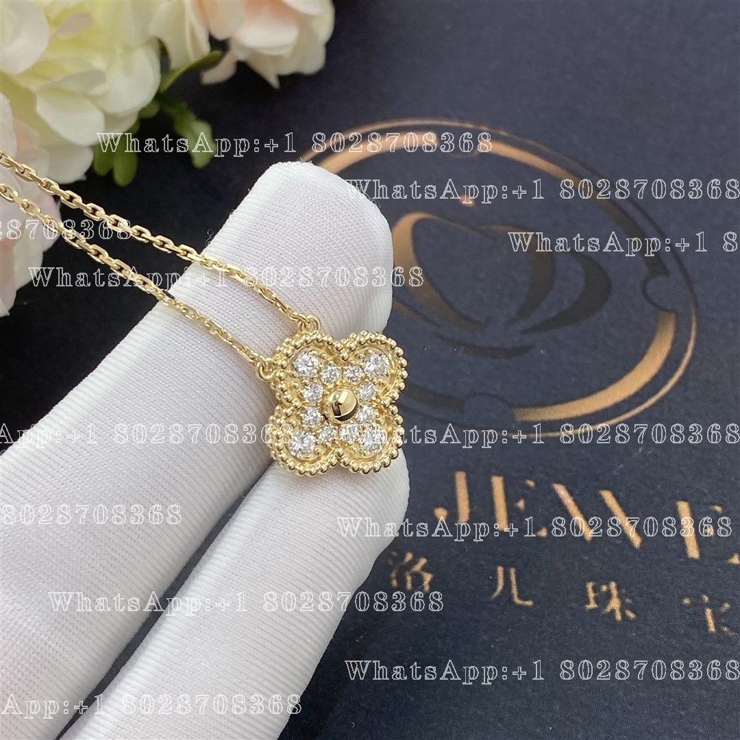 Van Cleef & Arpels Vintage Alhambra pendant Yellow gold, Diamond VCARA45300