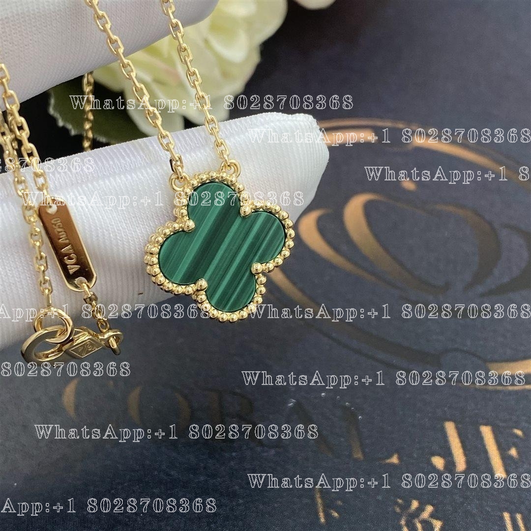 Van Cleef & Arpels Vintage Alhambra pendant Yellow gold, Malachite VCARO9VA00