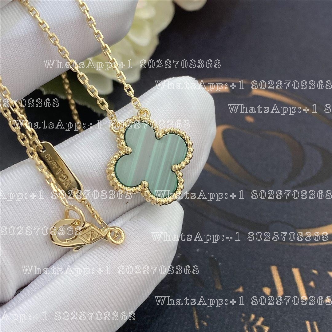 Van Cleef & Arpels Vintage Alhambra pendant Yellow gold, Malachite VCARO9VA00