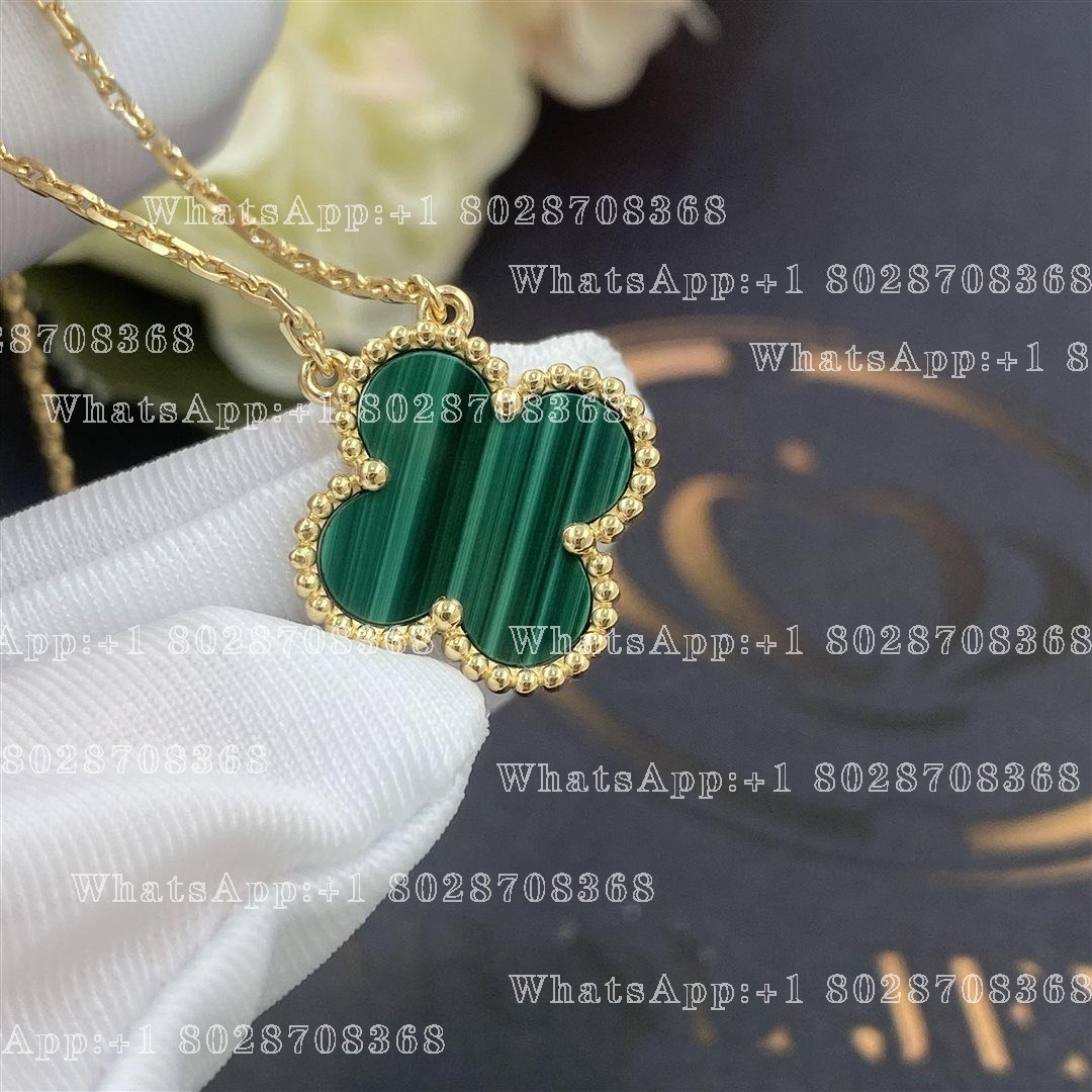 Van Cleef & Arpels Vintage Alhambra pendant Yellow gold, Malachite VCARO9VA00