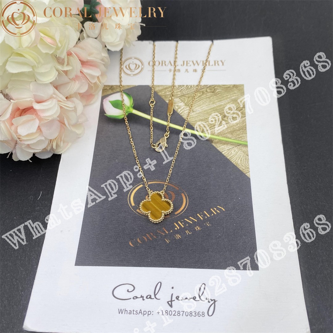 Van Cleef & Arpels Vintage Alhambra pendant Yellow gold, Tiger Eye VCARD38600 - Image 6