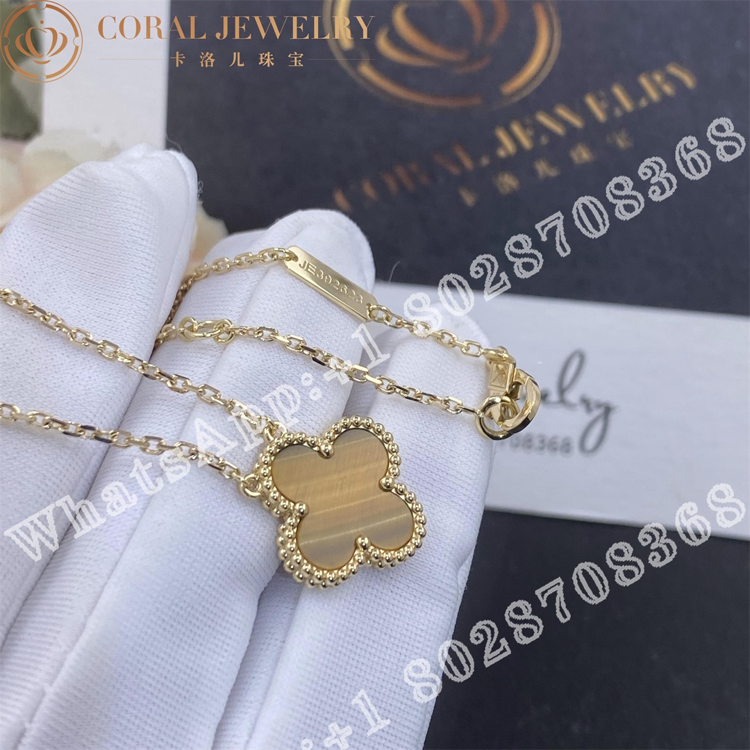 Van Cleef & Arpels Vintage Alhambra pendant Yellow gold, Tiger Eye VCARD38600 - Image 4