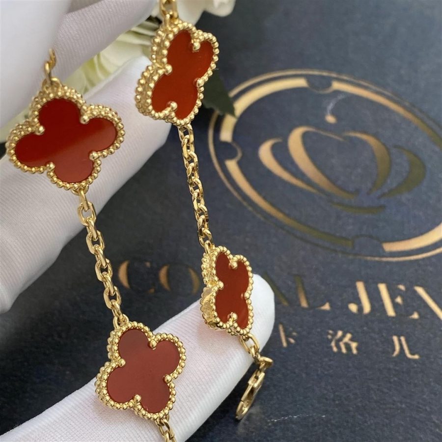 Van Cleef & Arpels VVintage Alhambra bracelet, 5 motifs Yellow gold, Carnelian VCARD35500