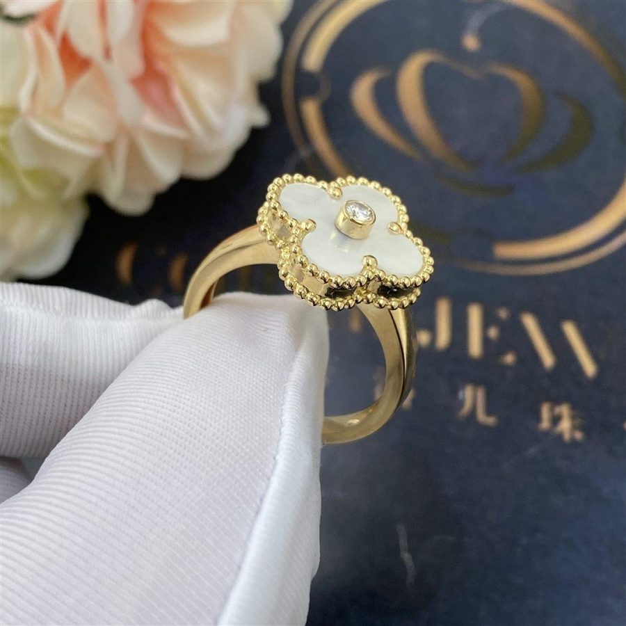 Van Cleef Arpels Vintage Alhambra ring Yellow gold, Diamond, Mother-of-pearl VCARA41100