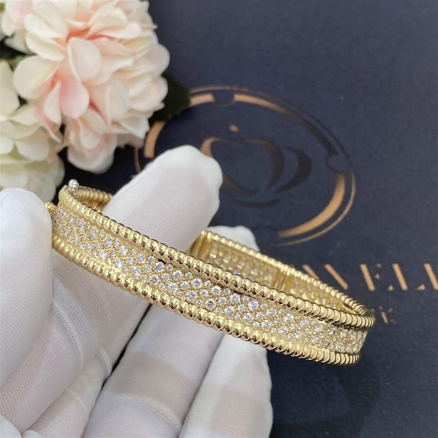 Van Cleef & Arpels Perlée diamonds bracelet, 3 rows, Yellow gold, Diamond VCARP5DP00