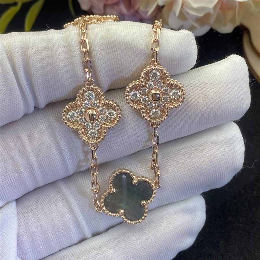 Van Cleef & Arpels Vintage Alhambra bracelet, 5 motifs Rose gold, Diamond, Mother-of-pearl VCARP2R100