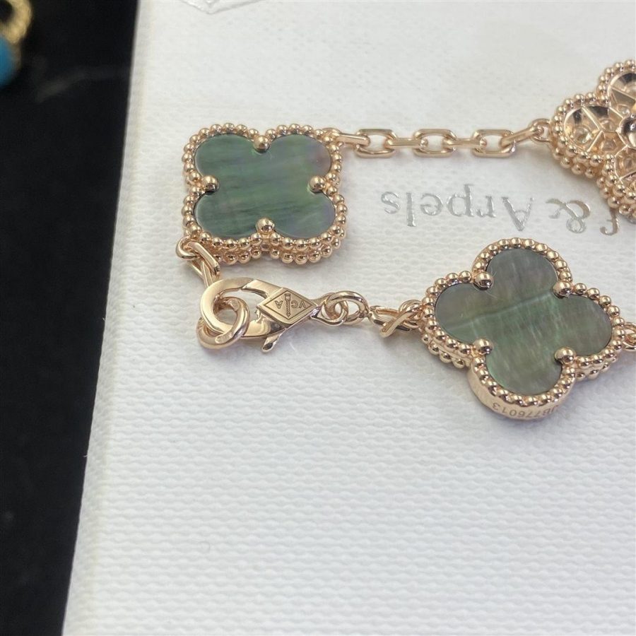 Van Cleef & Arpels Vintage Alhambra bracelet, 5 motifs Rose gold, Diamond, Mother-of-pearl VCARP2R100