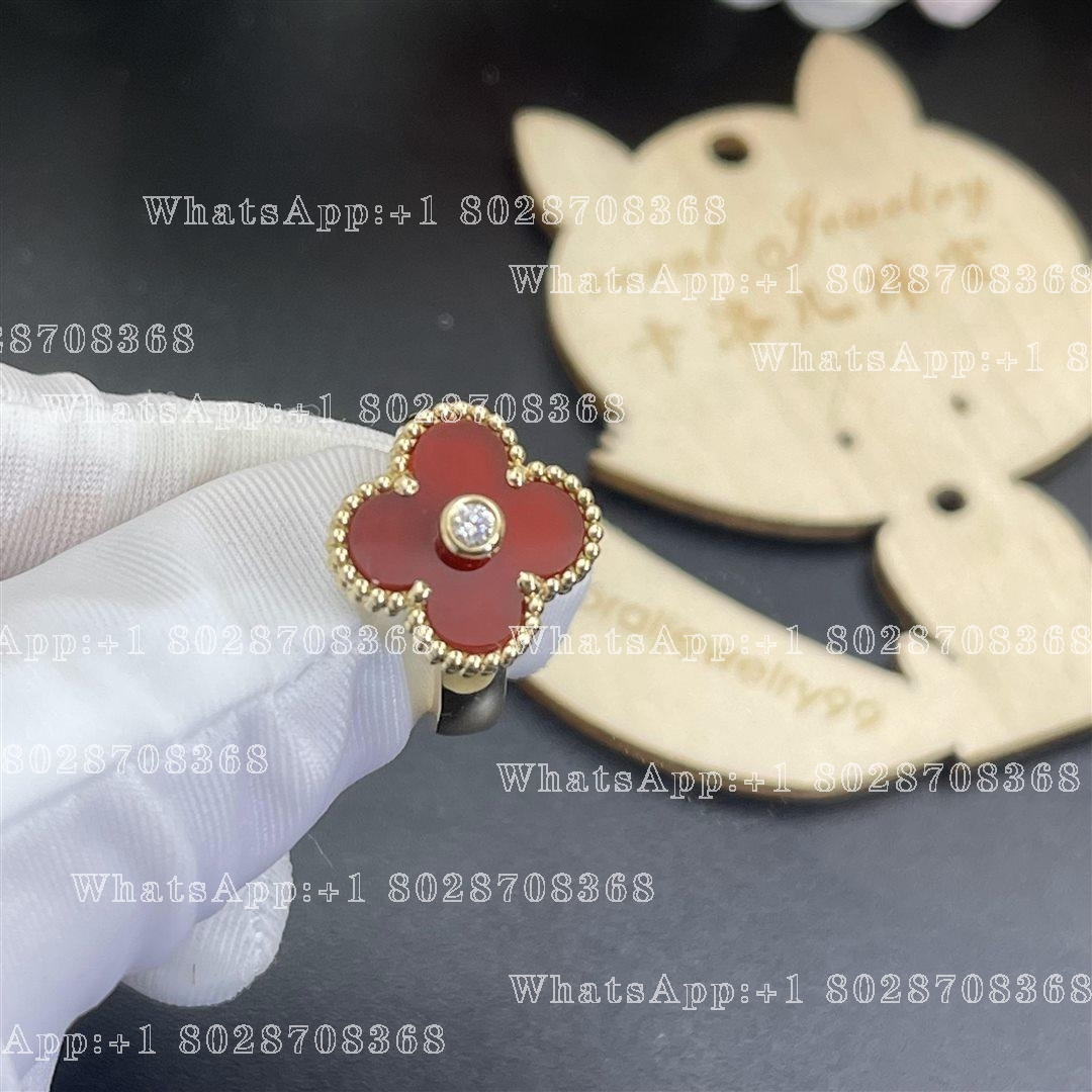 Van Cleef & Arpels Vintage Alhambra ring Yellow gold, Carnelian, Diamond VCARD40800