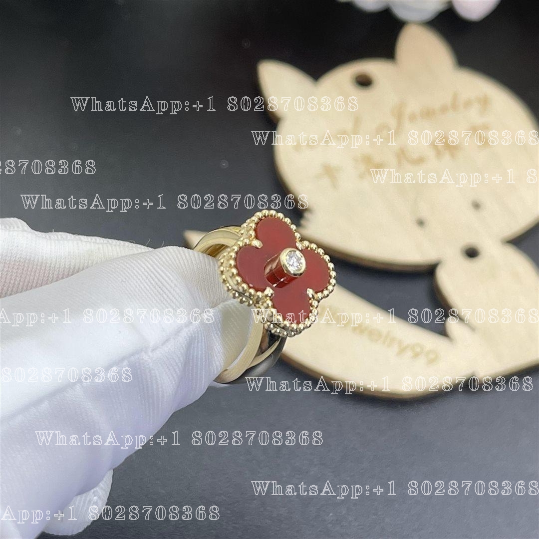 Van Cleef & Arpels Vintage Alhambra ring Yellow gold, Carnelian, Diamond VCARD40800