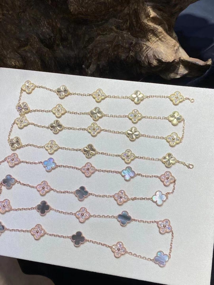 Van Cleef & Arpels Vintage Alhambra long necklace, 20 motifs Rose gold, Diamond, Mother-of-pearl VCARP2R000