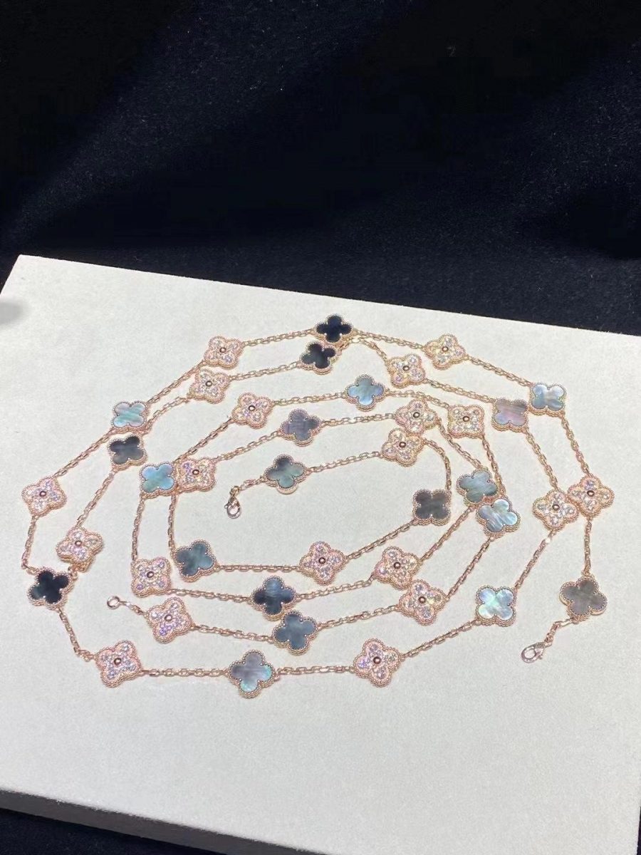 Van Cleef & Arpels Vintage Alhambra long necklace, 20 motifs Rose gold, Diamond, Mother-of-pearl VCARP2R000