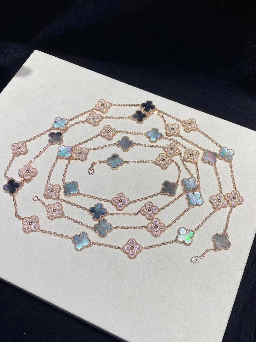 Van Cleef & Arpels Vintage Alhambra long necklace, 20 motifs Rose gold, Diamond, Mother-of-pearl VCARP2R000