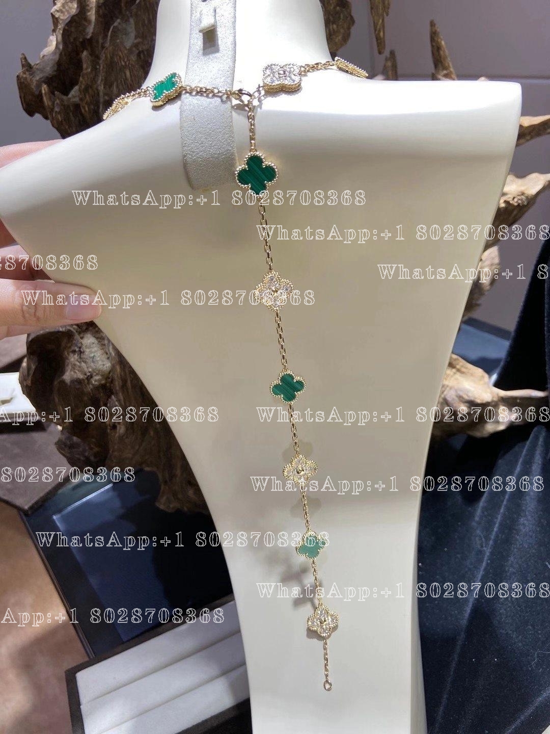 Van Cleef & Arpels Vintage Alhambra long necklace, 20 motifs Yellow gold, Diamond, Malachite VCARO7GP00