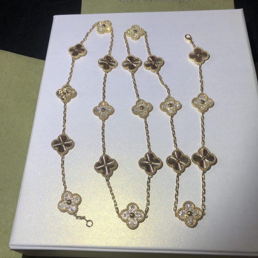 Van Cleef & Arpels Vintage Alhambra long necklace, 20 motifs Yellow gold, Diamond VCARP4KM00