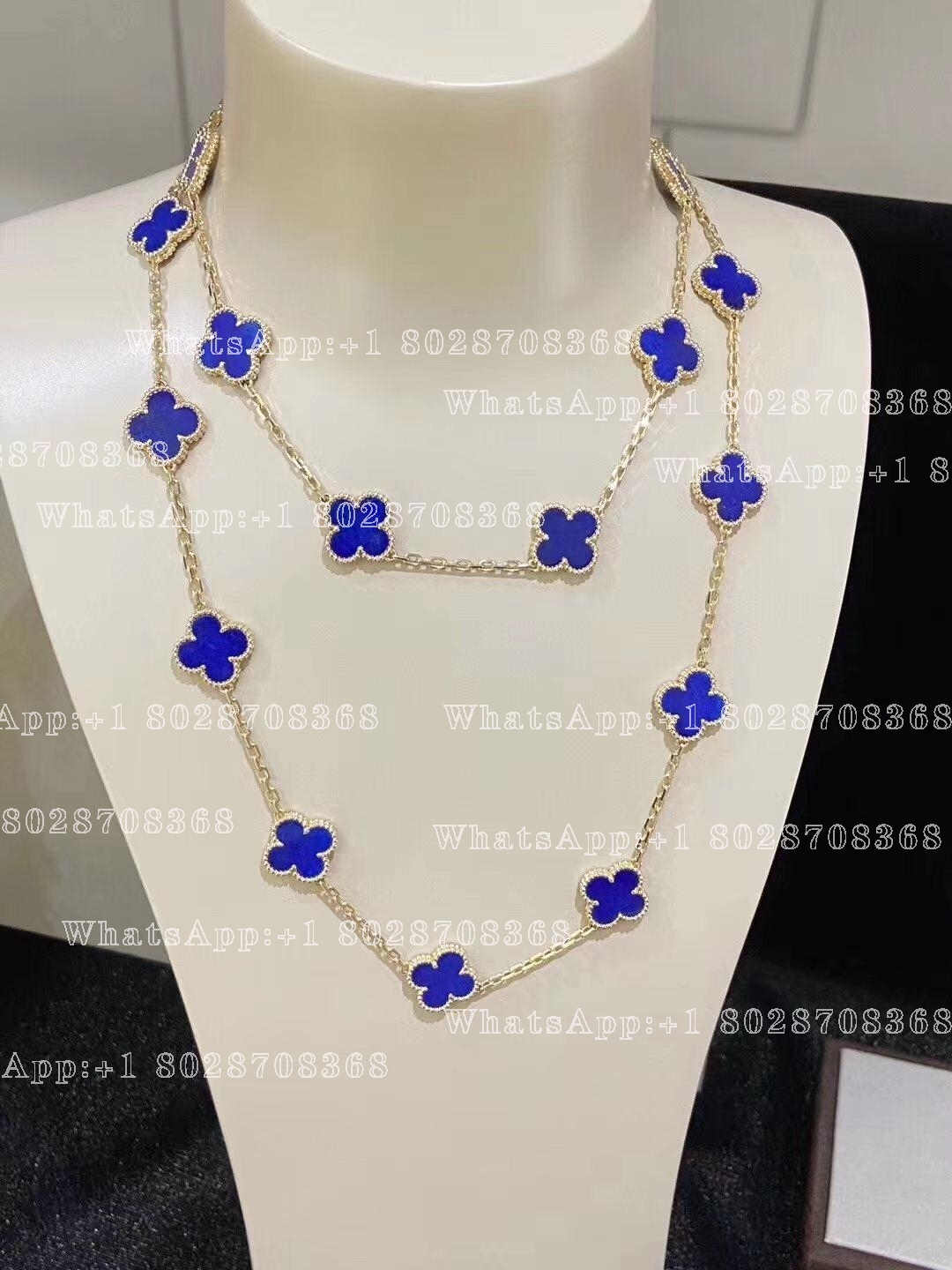 Van Cleef & Arpels Vintage Alhambra long necklace, 20 motifs, yellow gold, Lapis Lazuli