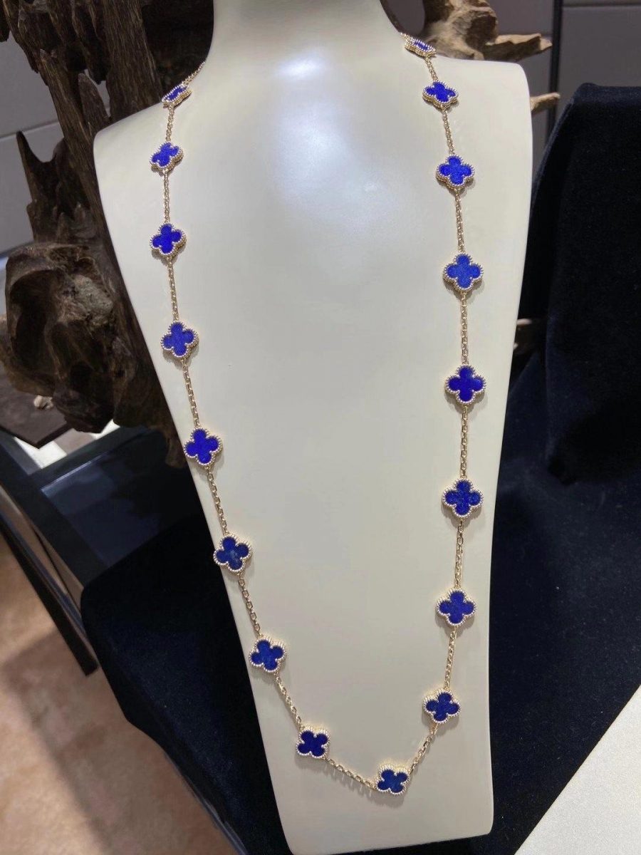 Van Cleef & Arpels Vintage Alhambra long necklace, 20 motifs, yellow gold, Lapis Lazuli