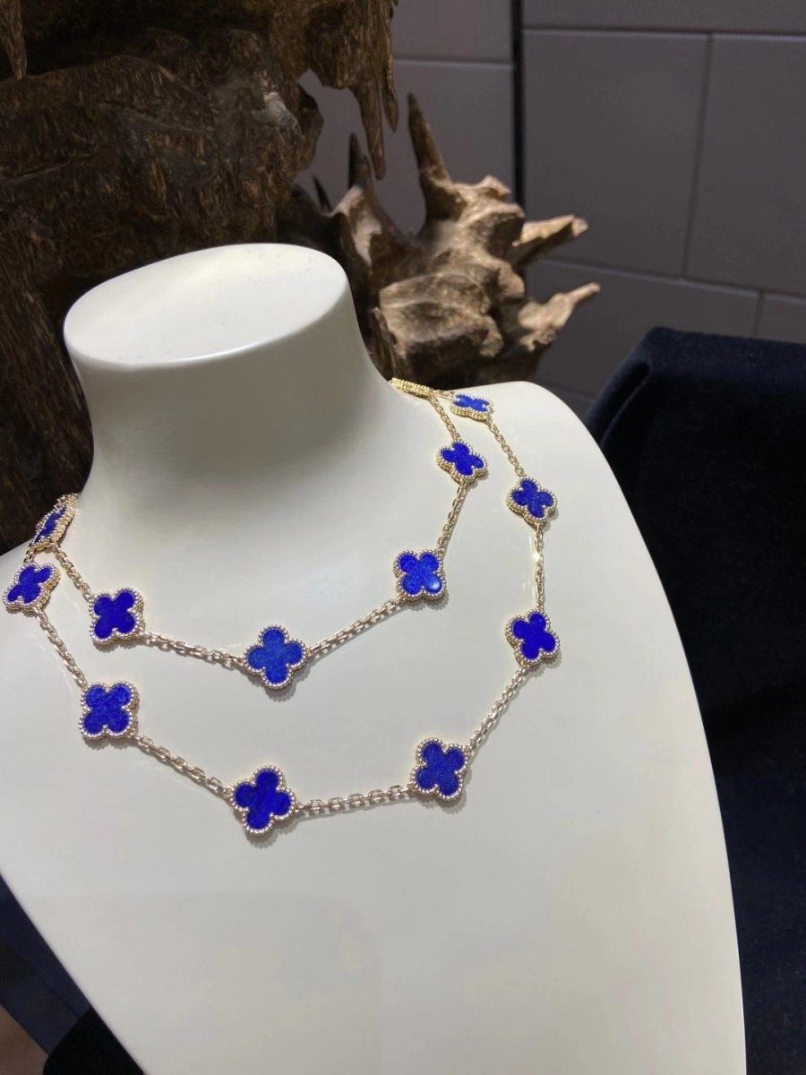 Van Cleef & Arpels Vintage Alhambra long necklace, 20 motifs, yellow gold, Lapis Lazuli