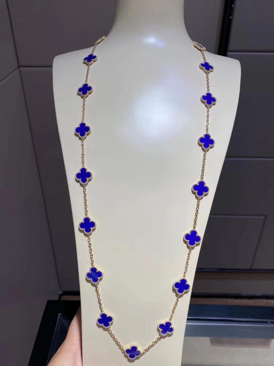 Van Cleef & Arpels Vintage Alhambra long necklace, 20 motifs, yellow gold, Lapis Lazuli