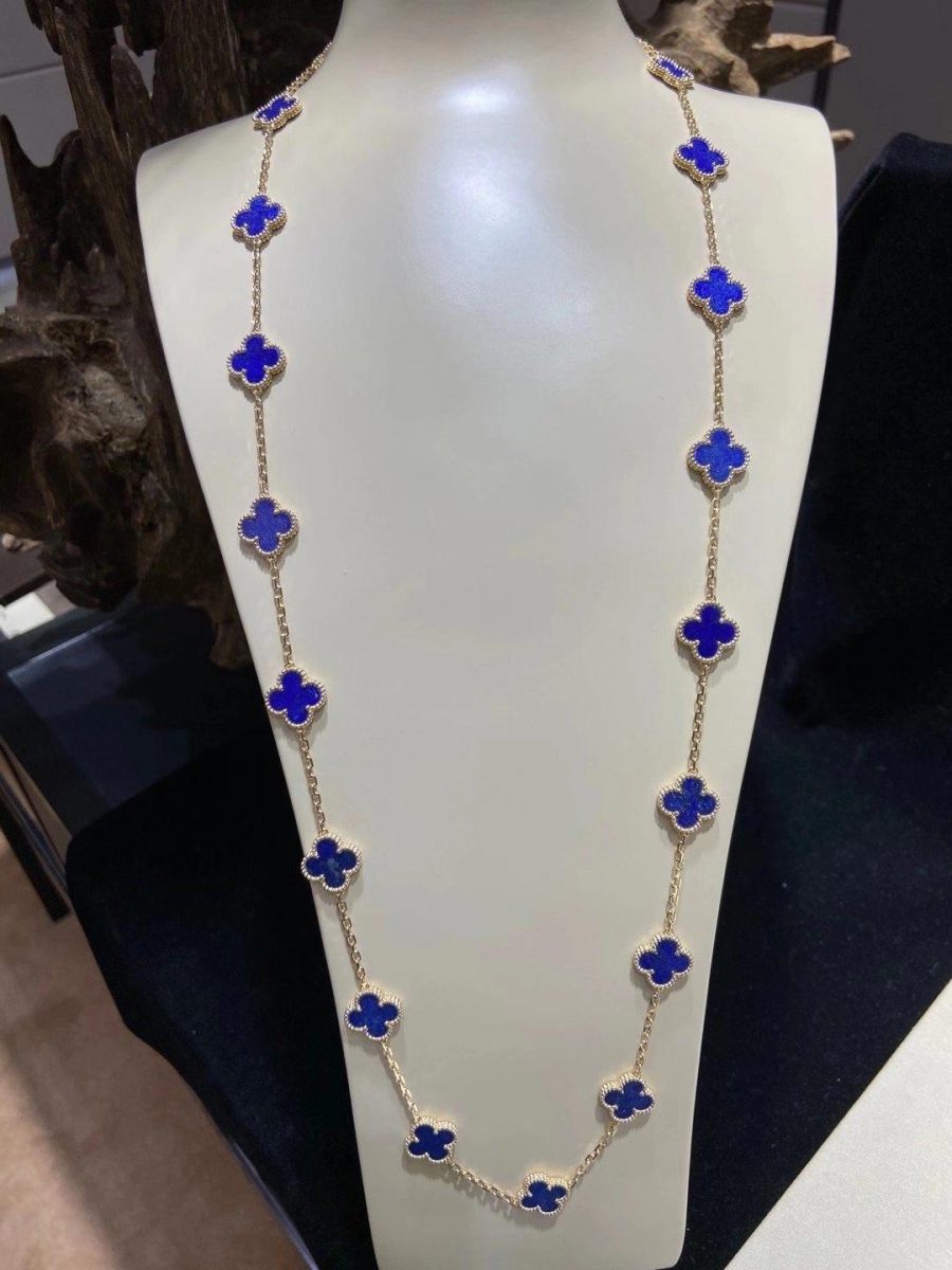 Van Cleef & Arpels Vintage Alhambra long necklace, 20 motifs, yellow gold, Lapis Lazuli