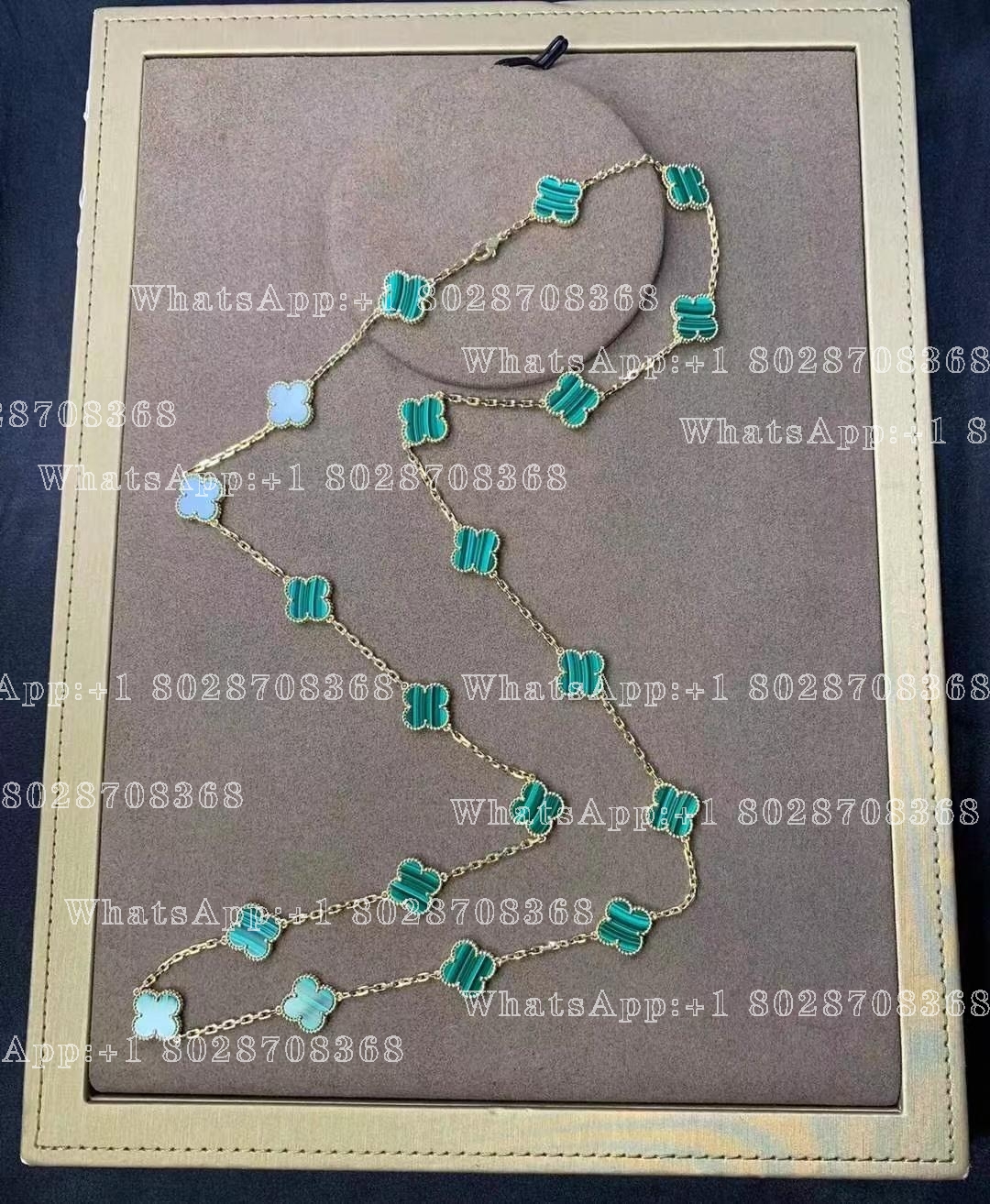 Van Cleef & Arpels Vintage Alhambra long necklace, 20 motifs Yellow gold, Malachite VCARL88100