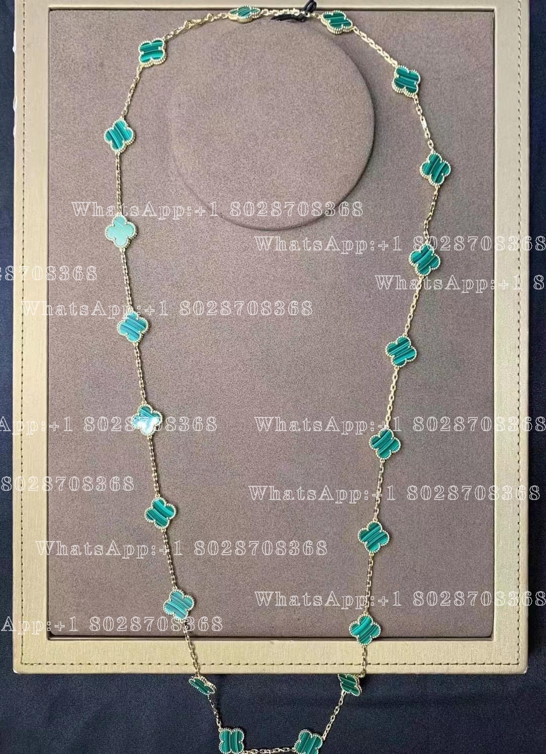 Van Cleef & Arpels Vintage Alhambra long necklace, 20 motifs Yellow gold, Malachite VCARL88100