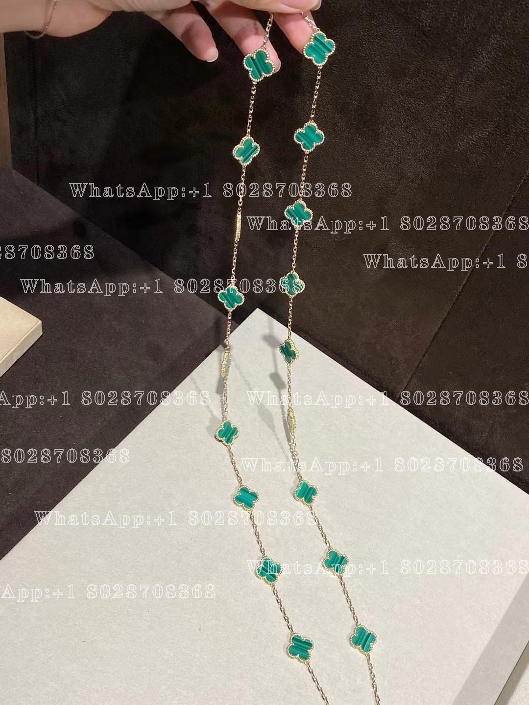 Van Cleef & Arpels Vintage Alhambra long necklace, 20 motifs Yellow gold, Malachite VCARL88100