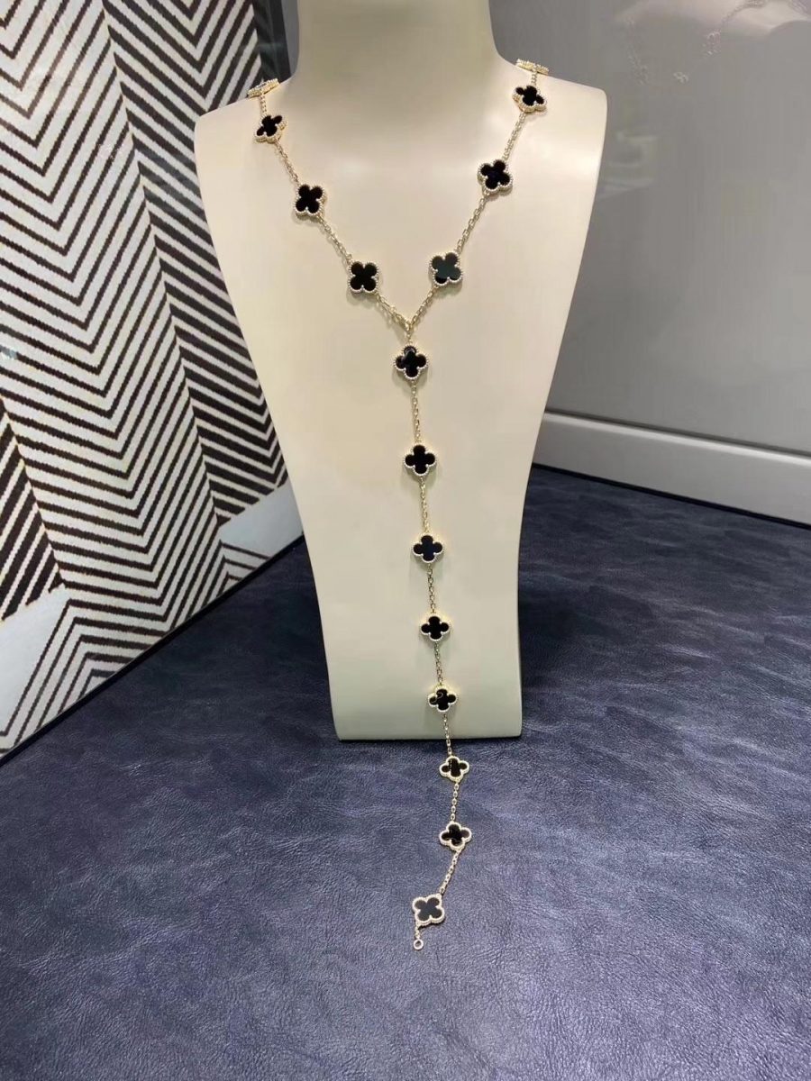 Van Cleef & Arpels Vintage Alhambra long necklace, 20 motifs Yellow gold, Onyx VCARA43100