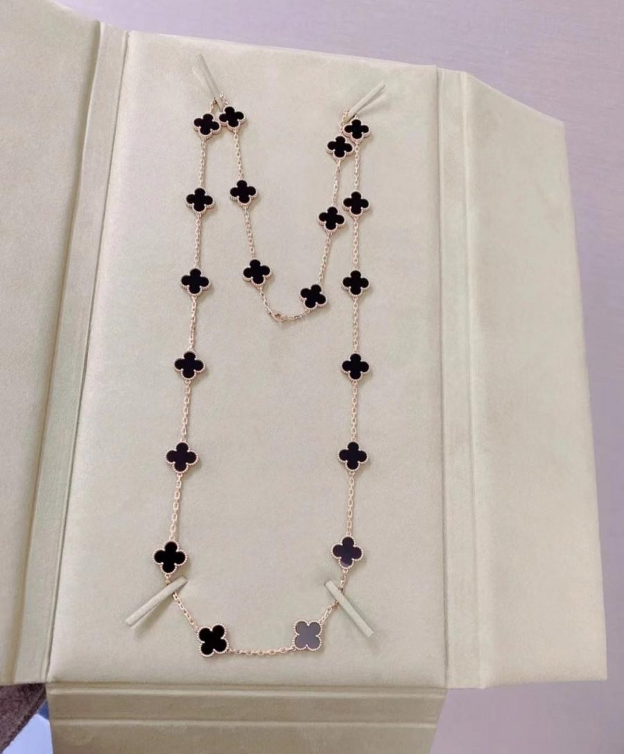 Van Cleef & Arpels Vintage Alhambra long necklace, 20 motifs Yellow gold, Onyx VCARA43100