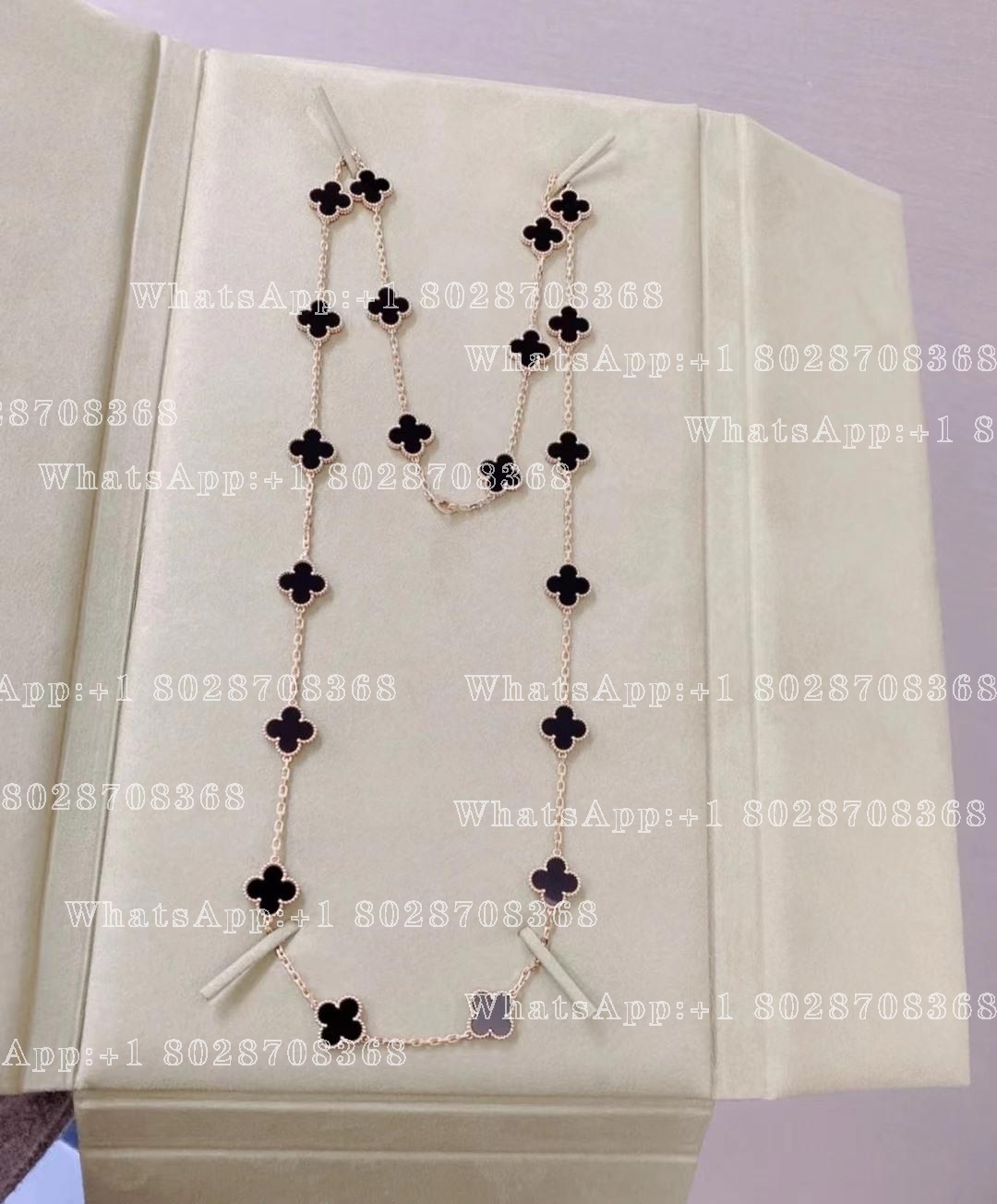 Van Cleef & Arpels Vintage Alhambra long necklace, 20 motifs Yellow gold, Onyx VCARA43100